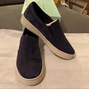 Easy Spirit evolve sueded blue slip-on sneakers